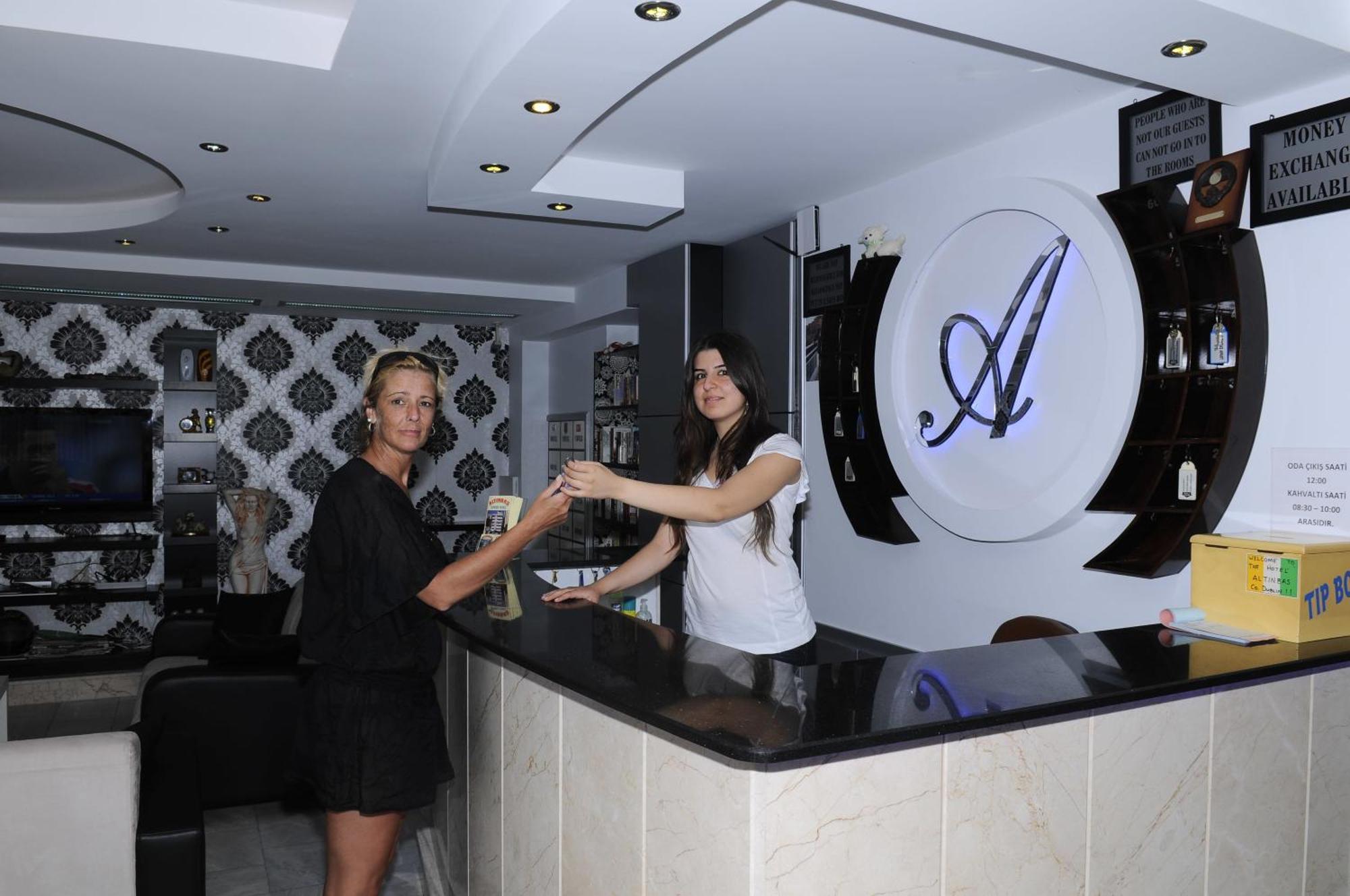 Altinbas Apart Hotel Kusadasi Exterior photo