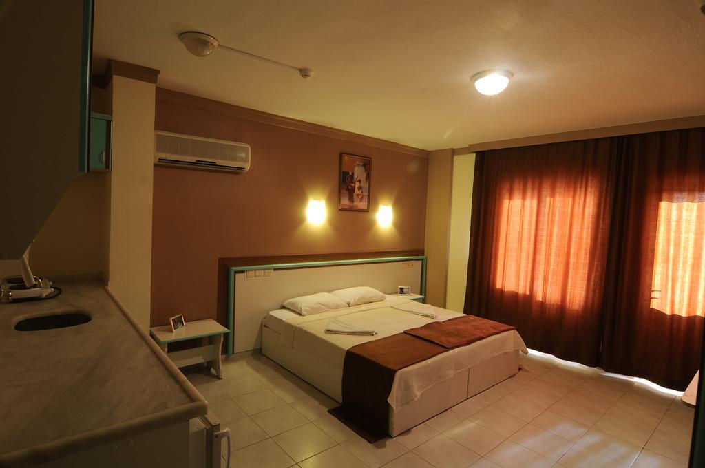 Altinbas Apart Hotel Kusadasi Exterior photo