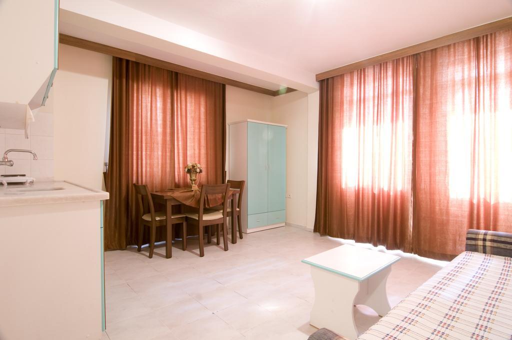 Altinbas Apart Hotel Kusadasi Room photo